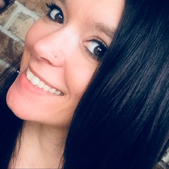 Meet your Posher, Percillia - Picture 1 of 1